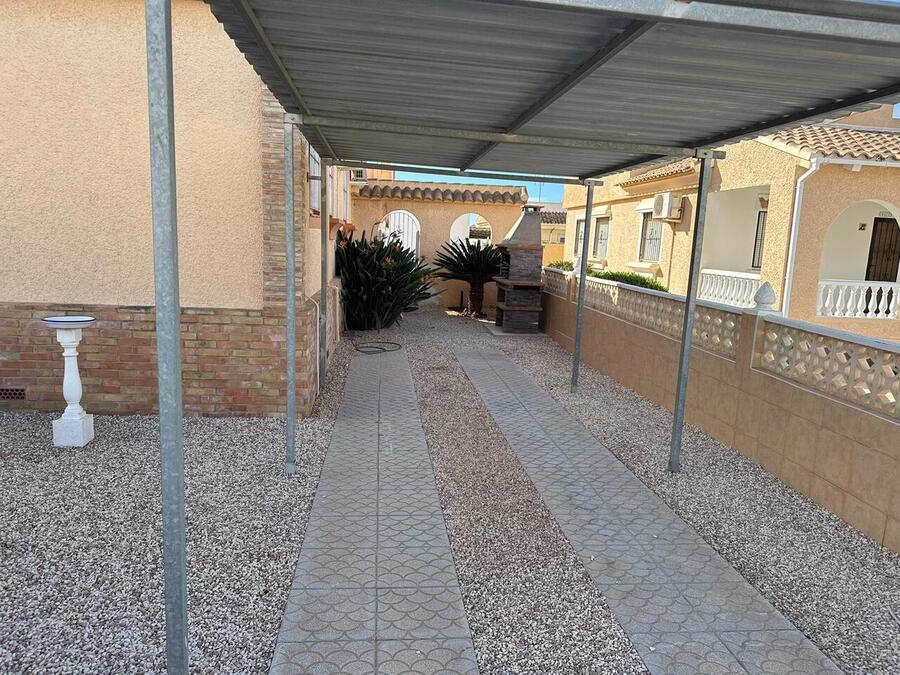 B500: Villa for rent in  Camposol