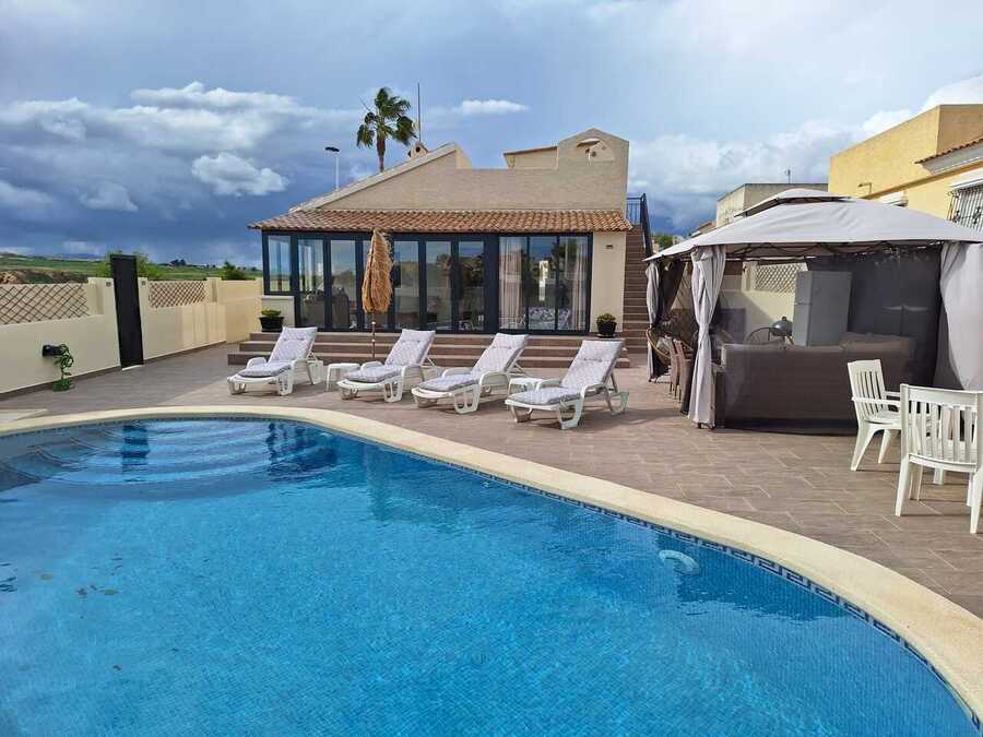 B158: Villa for rent in  Camposol