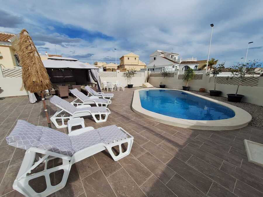 B158: Villa for rent in  Camposol