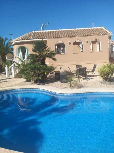 D06: Villa in Camposol