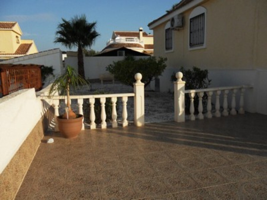 B383: Villa for rent in  Camposol