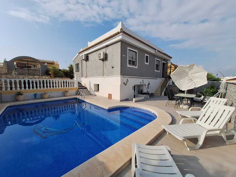 B219.2: Villa for rent in  Camposol