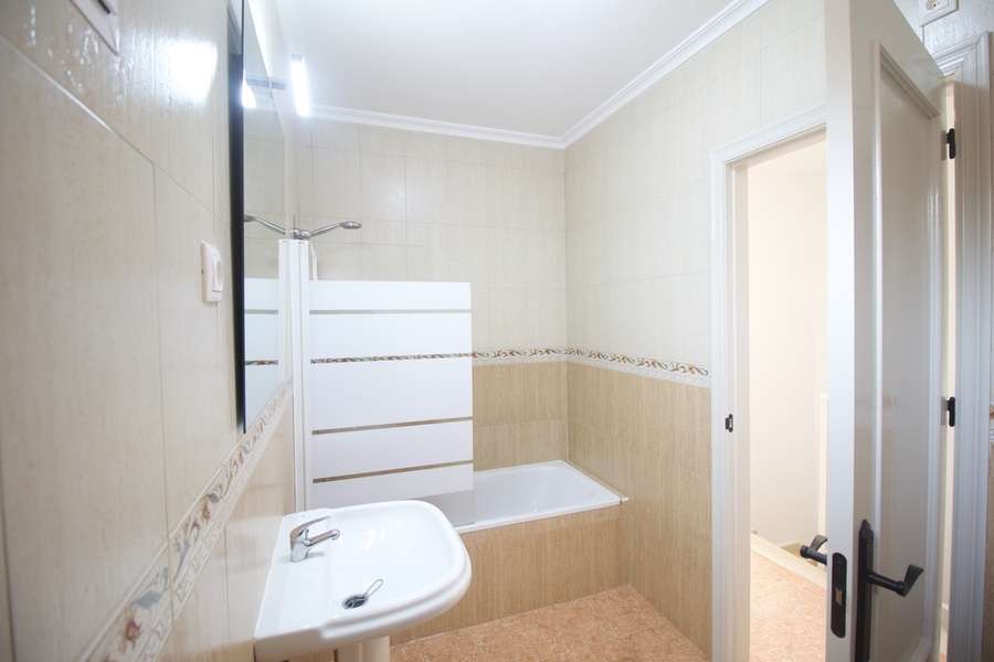 1824: DuplexTownhouse for sale in  La Pinilla