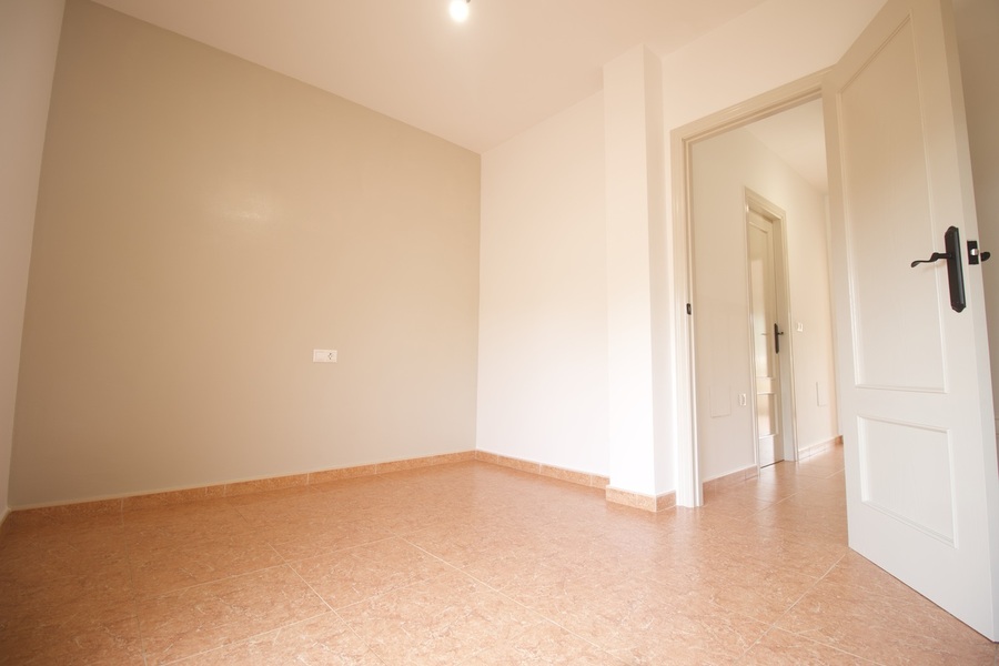 1824: DuplexTownhouse for sale in  La Pinilla